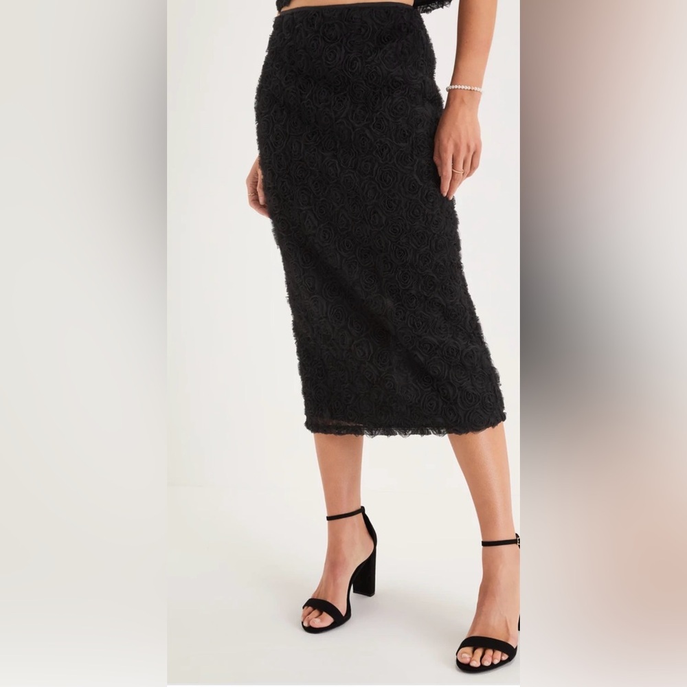 Lulu’s Luxurious Energy Black Tulle Rosette High-Waisted Midi Skirt in Black - Picture 11 of 13